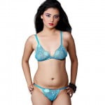 फिटिंग की चड्डी और ब्रा में नंगी लडकियों के फोटो Hot Indian Bold Model wearing tight Net Bra panties Hot Women In Bra And Panties Stock Photos and Pictures