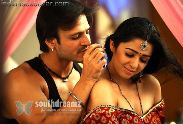 Bedroom-scenes-not-a-big-deal-for-this-South-Hottie