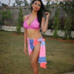Indian house wife nude images indian bhabhi nude in Bikini 2