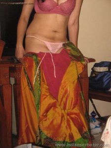 Bhabhi aunty removing her Bra and Dress Full HD Porn Videos Free Download xxx photos nude images (2)