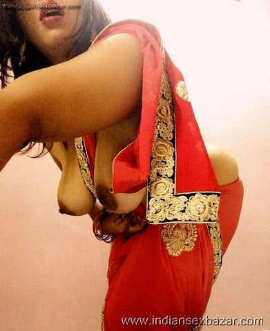 जवान कामुक भाभी की ब्लाउज और ब्रा में बड़ी चुची के नंगे फोटो XXX Images of indian bhabhi Randi bhabhi showing big boobs (2)