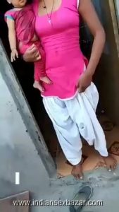 जवान माँ का बच्ची के सामने बलात्कार करते हुए Nude Images XXX pic Indian Full HD Porn (14)