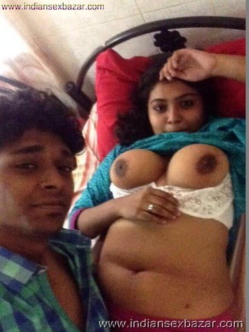 बीवी का दूध पीती हुए फोटो बीवी के बोबे चूसते हुए फोटो Wife's Boobs Sucking XXX Pic (1)