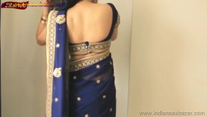 Indian Desi Housewife hot stripping Blue Saree Full Nude Full HD Porn Sexy Navel Gand Choot boobs00026