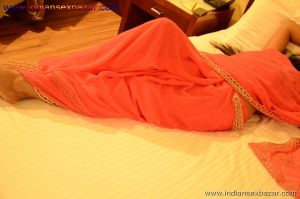 Indian Newly Married Girls Undressing On Honeymoon Nude Bra Panty Pic Indian XXX Photo (5)