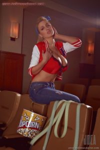 Jordan Carver Removing Bra Nude in Theatre Eating Popcorn Jjordan Carver Big Boobs Nude Porn Pic Jordan Carver xxx porn pic (8)