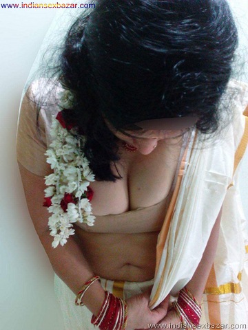 Real Pataka Bhabhi Desi Sexy Bhabhi Putting Off Bra Sari Showing Big Tits Full HD Porn Pic Sexy Indian Bhabhi Hot Backless Pics In Saree (11)