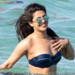 बॉलीवुड एक्ट्रेस इन बिकिनी Bollywood Actresses In Bikini HD Photos Indian Actress Hot Bikini Photo Collection Bikini Pic Download Girl In Bikini Photo (33)