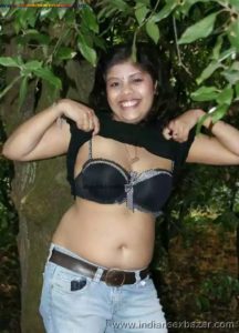 Outdoor Romance Nude Photo मलमल के बिस्तर पर चोदने लायक माल को जंगल मे ले जाके चोदते ह चूतिये (30)