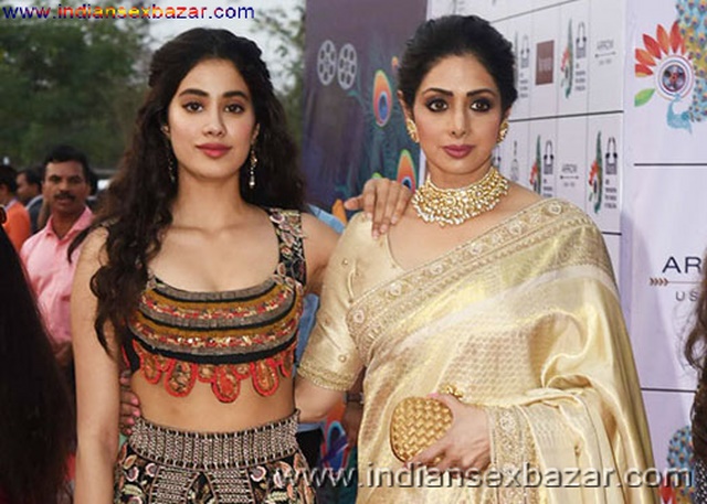 श्रीदेवी और जहान्वी कपूर लेस्बियन सेक्स नंगी वीडियो Bollywood Actress Sridevi And Jahnivi Kapoor Lesbian Sex Naked Video Download (11)