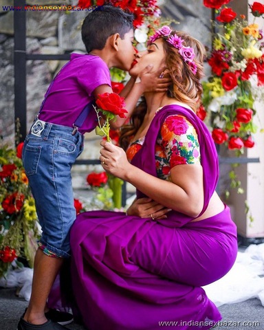 सगी माँ को ब्लैकमेल करके चोदा माँ के साथ सेक्स करा हिंदी सेक्स स्टोरी सगी माँ के साथ सेक्स करा माँ को चोदा हिंदी सेक्स स्टोरी
