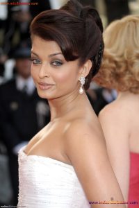 Naked Photo And Video Aishwarya Rai Real Big Milky Boobs Showing From Clothes (16)