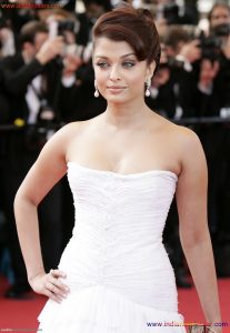 Naked Photo And Video Aishwarya Rai Real Big Milky Boobs Showing From Clothes (21)