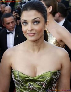 Naked Photo And Video Aishwarya Rai Real Big Milky Boobs Showing From Clothes (27)