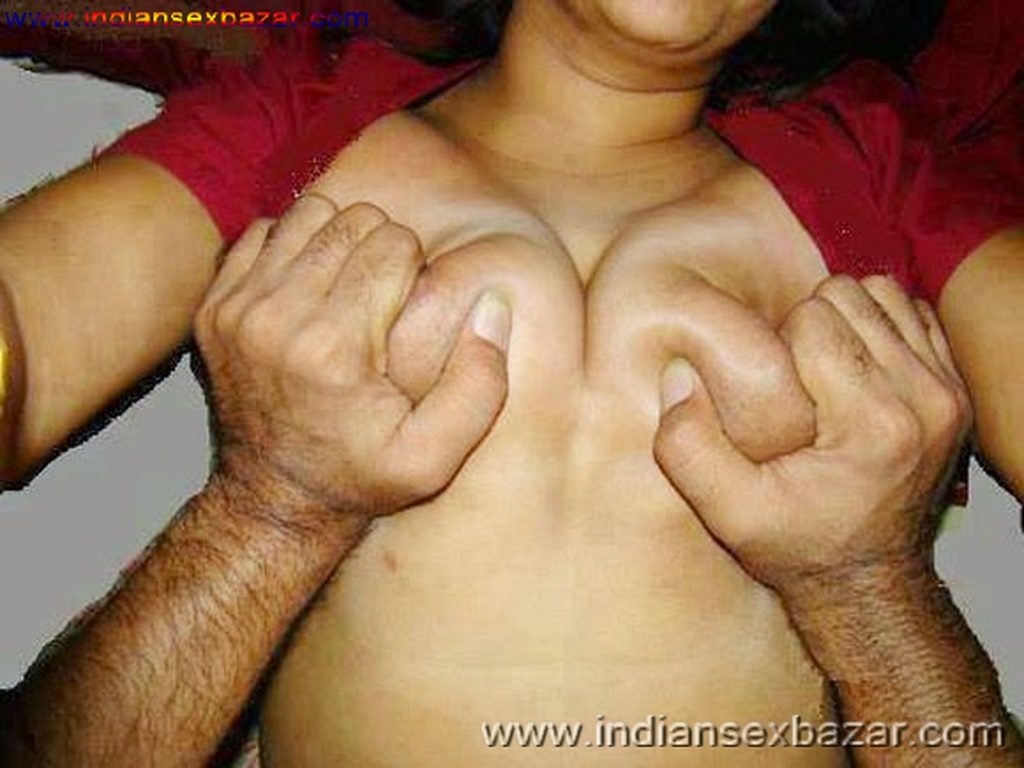 इंडियन पोर्न इंडियन स्कूल गर्ल के मोटे मोटे बूब्स दबाते हुए पोर्न फोटो Boobs Pressing Photos (16)