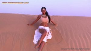 गन्दा नाच करते हुए माल लड़की रेगिस्तान में गांड हिला कर बेली डांस करते हुए Belly Dance Videos (12)