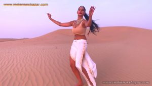 गन्दा नाच करते हुए माल लड़की रेगिस्तान में गांड हिला कर बेली डांस करते हुए Belly Dance Videos (7)