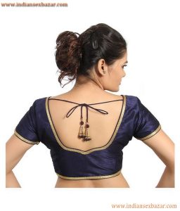 Without Saree Porn Indian Girls In Tight Fitting Blouse Showing Nice Boobs Very Hot Pictures (13)