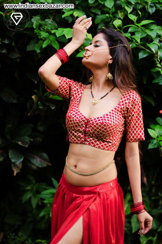 Half Nude Newly Married Indian Bride XXX HD Porn Pic Collection 1