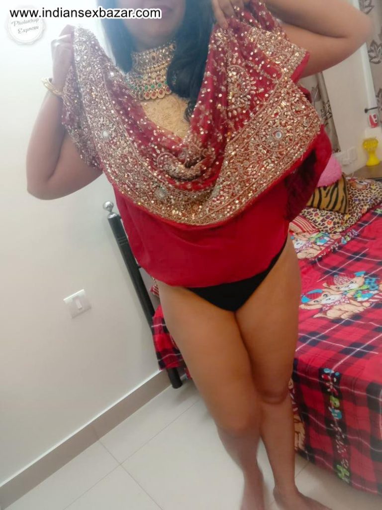 Half Nude Newly Married Indian Bride XXX HD Porn Pic Collection 11
