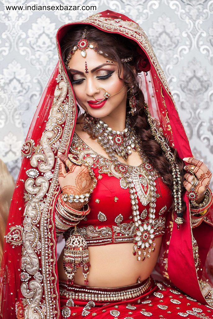 Half Nude Newly Married Indian Bride XXX HD Porn Pic Collection 17
