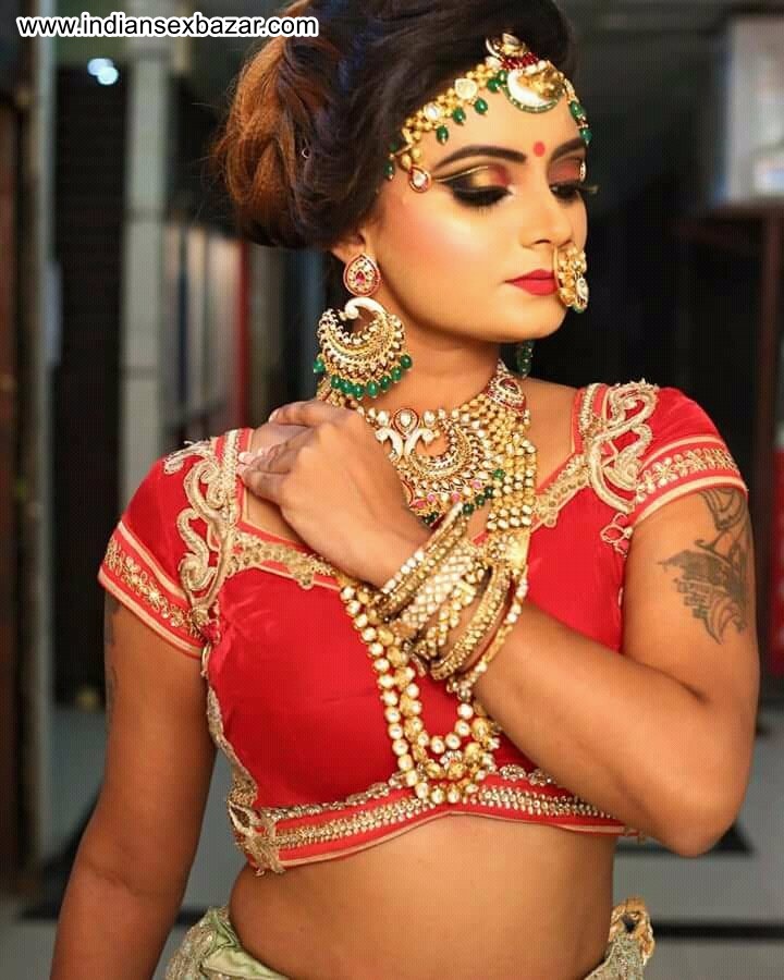 Half Nude Newly Married Indian Bride XXX HD Porn Pic Collection 18