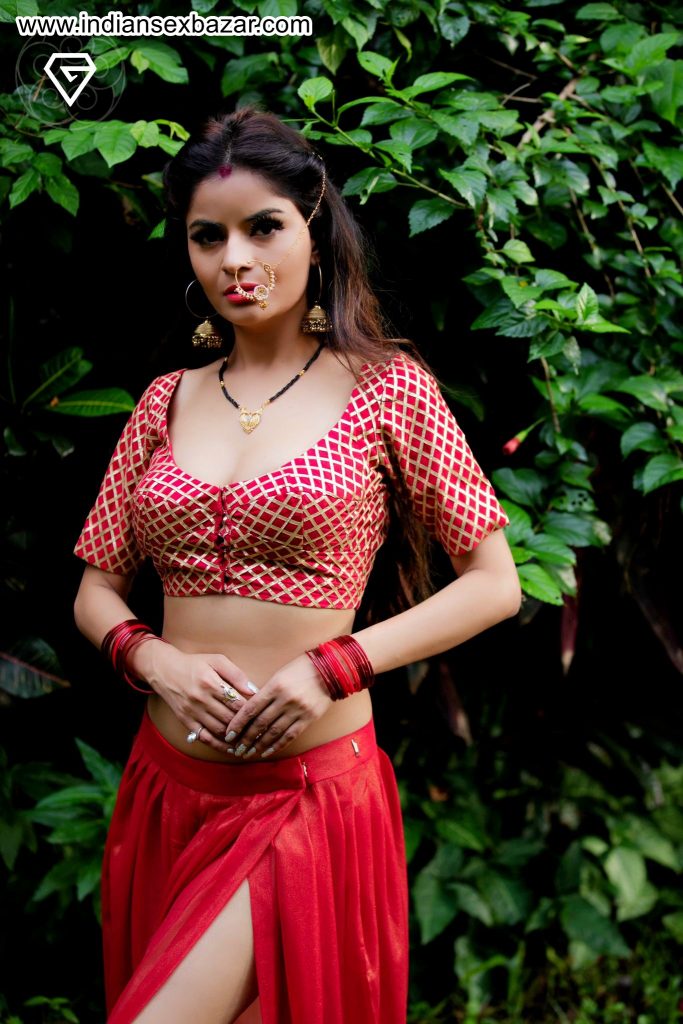 Half Nude Newly Married Indian Bride XXX HD Porn Pic Collection 24