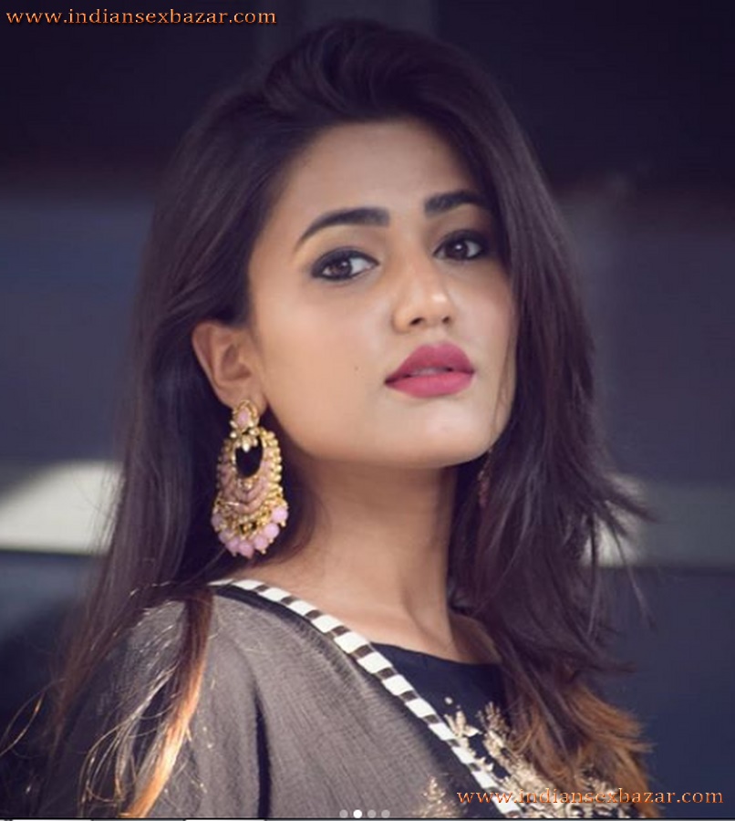 Hot And Sexy Pics Of Indian Tik Tok Girl Garima Chaurasia Nice Big Boobs And Big Ass 1