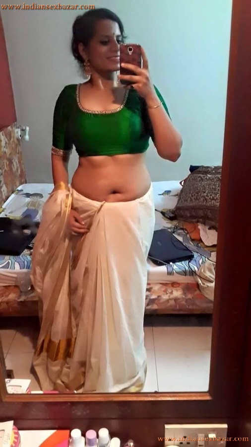Sexy Navel Of Newly Married Indian Bhabhi Very Hot Photos 2