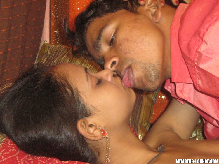 चचेरी बहन की टाइट चूत ने मेरे लंड का स्वाद चखा Antarvasna Hindi sex stories Kissing Pic Brother And Sister Hindi Sex Story चचेरी बहन की टाइट चूत ने मेरे लंड का स्वाद चखा Antarvasna Hindi Sex Stories