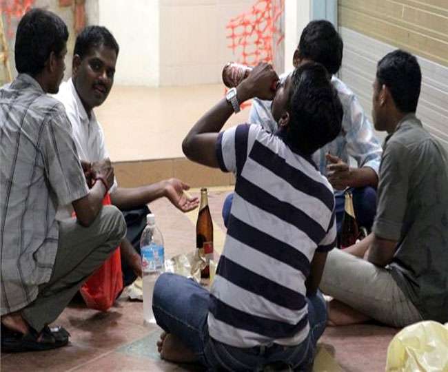 पति के पांच दोस्तों ने मुझे रंडी छिनाल की तरह ग्रुप में चोदा हिन्दी सेक्स स्टोरी