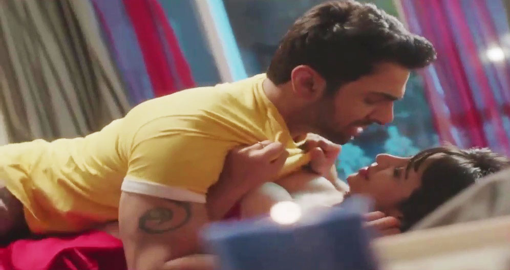 सासु माँ ने दामाद के साथ बनाये अवैध शारीरिक सम्बन्ध Indian Porn Video 4