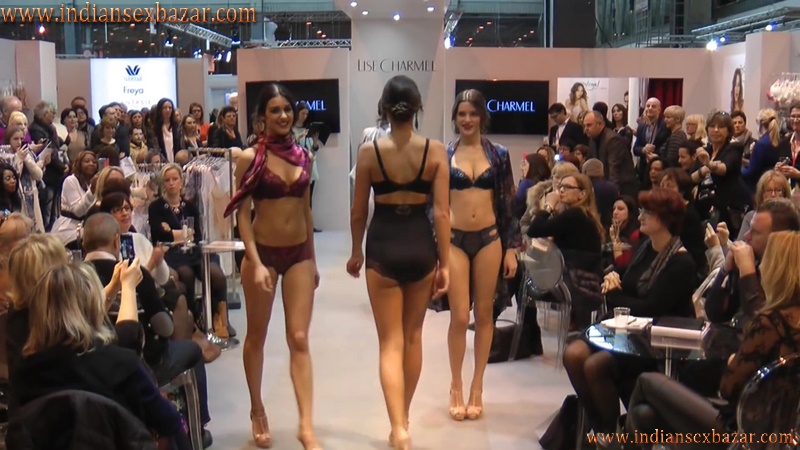 Beautiful Girls Without Dress Sexy Bra Panty And Lingerie 18 Adult Fashion Show Video And Naked Photos 16