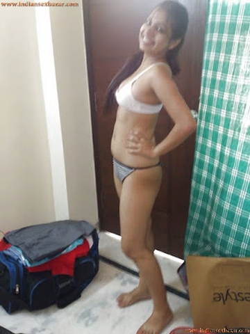 गर्लफ्रेंड की XXX पोर्न तस्वीरें Boyfriend Captured Naked Photos Of Girlfriend Desi XXX Porn Pic 2