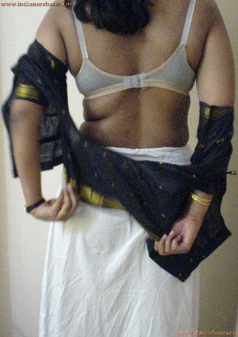 Indian XXX Stories पार्क में मिली सेक्सी आंटी की भोसड़ी चोदी हिन्दी सेक्स कहानी 3