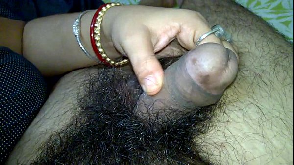 छोटा लंड होने के कारण मेरा पति मेरी चूत की सही से चुदाई ही नहीं कर पाता है