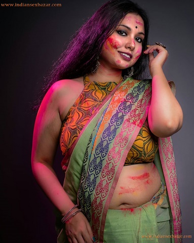 होली पर खुबसूरत भाभी के सेक्सी जिस्म के साथ मस्ती करते हुए देवर Hot Photos Bold Pictures 2