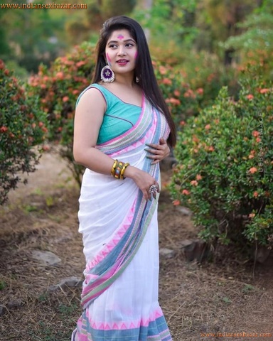 होली पर खुबसूरत भाभी के सेक्सी जिस्म के साथ मस्ती करते हुए देवर Hot Photos Bold Pictures 6