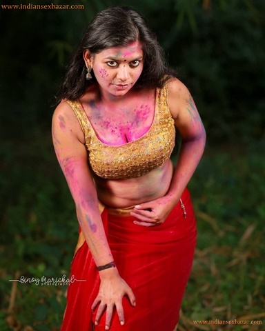 Sexy Indian Women Holi Colorful Photos होली के दिन माँ को चाचा ने रगड़ा रंग लगाने के बहाने Hot Pictures 10