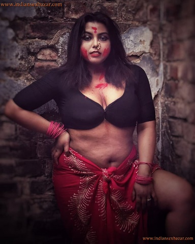 Sexy Indian Women Holi Colorful Photos होली के दिन माँ को चाचा ने रगड़ा रंग लगाने के बहाने Hot Pictures 20