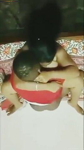 नशे में मेरी खूबसूरत सविता भाभी ने ग्रुप में चुदवाया भैया के शराबी दोस्तों से Indian Porn Video With Hindi Audio (2)