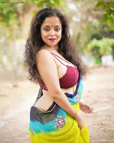 सेक्सी मकान मालकिन की गांड और गरम चूत की खुजली किरायेदार ने मिटाई Hindi Sex Kahani 1