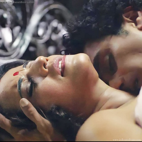नींद-की-गोली-खिलाकर-बेहोश-सास-को-एक्स-बॉयफ्रेंड-से-चुदवाया-XXX-हिंदी-थ्रीसम-सेक्स-कहानी-4