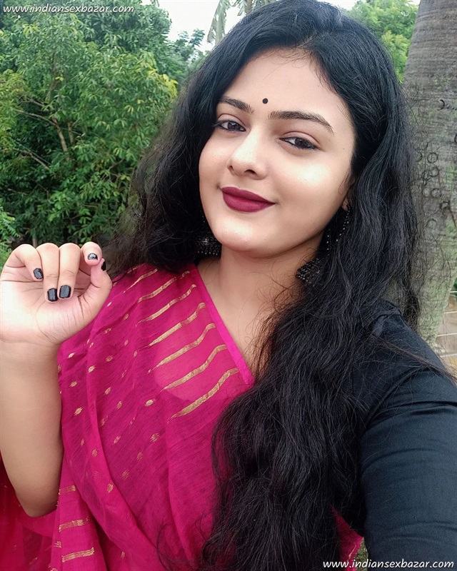 लम्बा मोटा लंड भाभी की नाजुक चूत फाड़ता हुआ अंदर बच्चेदानी तक पहुँच गया और सेक्स करने के दौरान दर्द के मारे नंगी भाभी जोर से चिल्ला उठी और चुदवाते चुदवाते जोर जोर से रोने लगी अन्तर्वासना हिंदी सेक्स कहानी