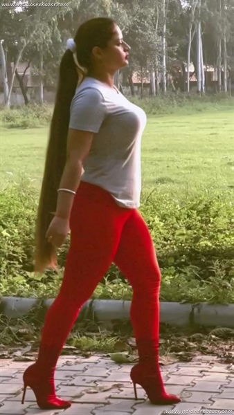 Big-Bouncing-Boobs-Of-Sexy-Indian-Girls-Hot-Breast-Photos-and-HD-Videos-6