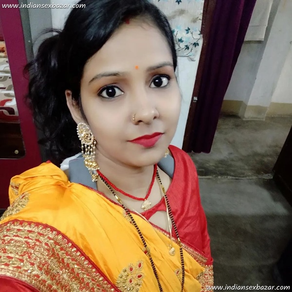 साड़ी-ब्लाउज-खोलकर-नंगी-मामी-के-दोनों-स्तन-चुसे-और-भोसड़ी-चुदाई-करी-सेक्स-स्टोरी-Saree-Blouse-Photos