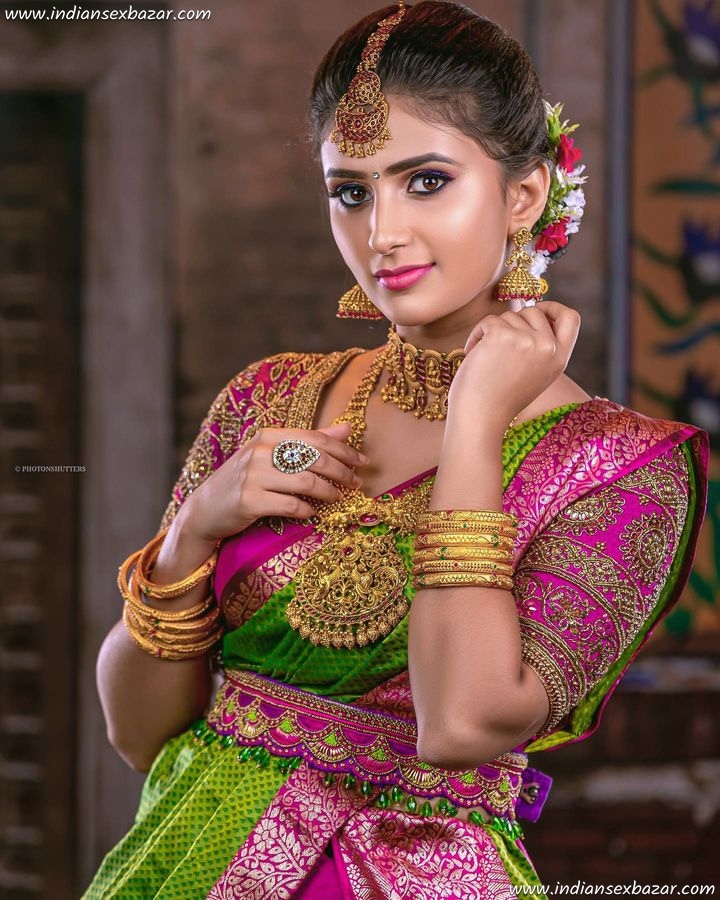 Beautiful-Chennai-Bride-in-Lehenga-Choli-Full-HD-Pics-Bridal-Makeup-Dress-Jewellery-2