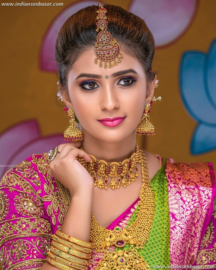 Beautiful-Chennai-Bride-in-Lehenga-Choli-Full-HD-Pics-Bridal-Makeup-Dress-Jewellery-5
