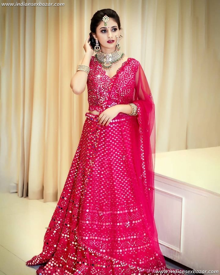 Sexy-Chennai-Bride-in-Saree-Blouse-Full-HD-Pics-Bridal-Makeup-Dress-Jewellery-5