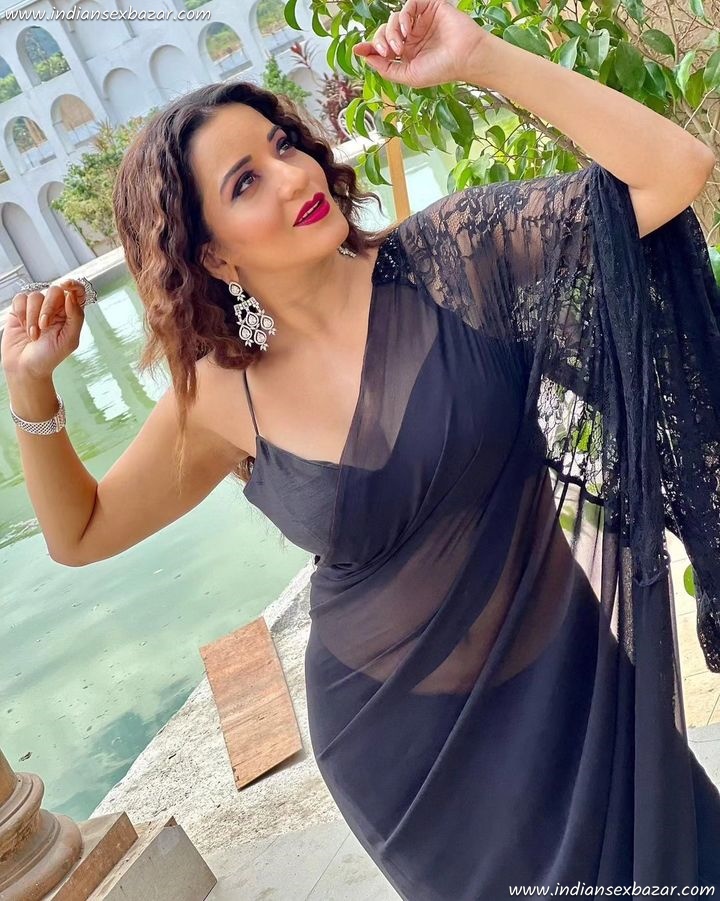 Hot-Bhojpuri-Television-Actress-Antara-Biswas-Monalisa-in-Backless-Blouse-Black-Saree-HD-Pictures-2